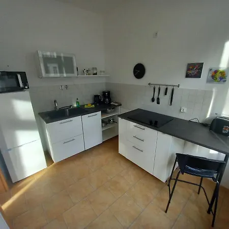 Im Gruenderzeitviertel Mit Stellplatz דירה